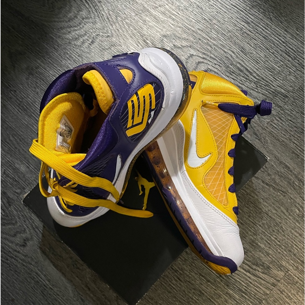 Lebron James Lakers Sneakers